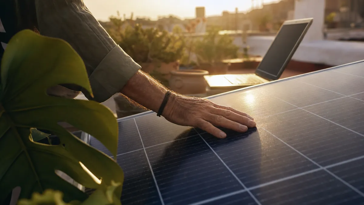 Combien de panneaux solaires pour une maison de 150m2 en 2026 ?